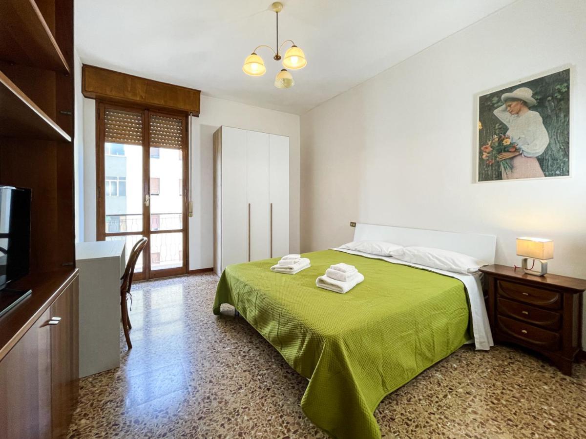 Hotel Casa Gramsci - Affitti Brevi Italia Modena Zewnętrze zdjęcie
